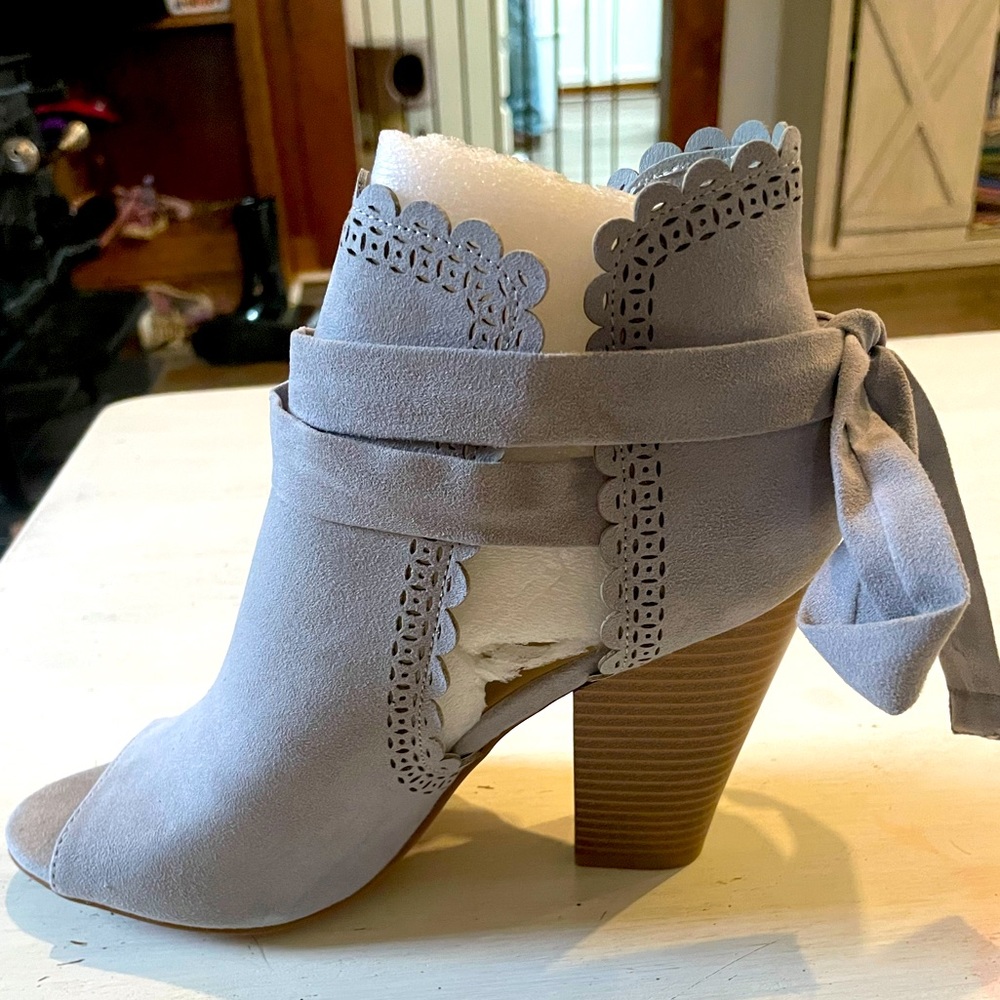 Just For Fun Scalloped Open Toe Bootie Grey Size 9